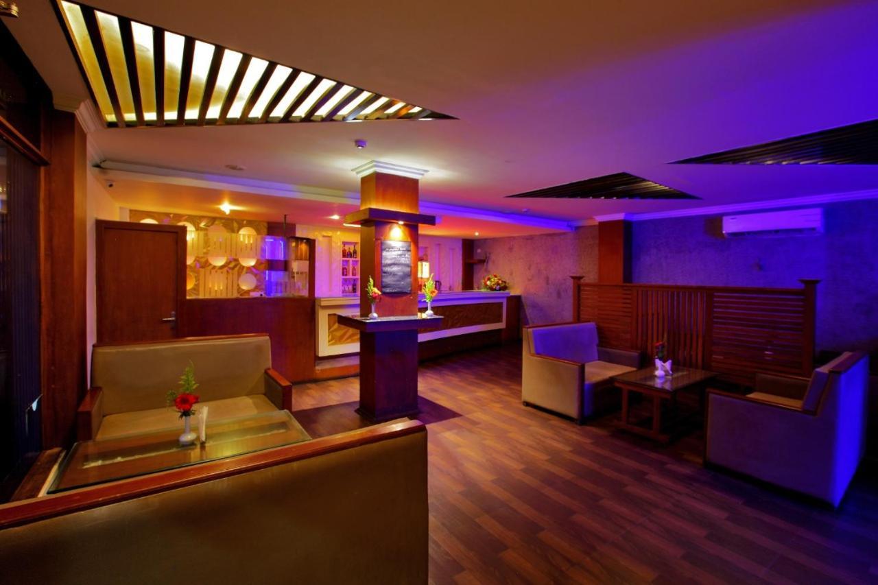 Sreevalsam Residency Kulanada Hotel Tamarakulam Luaran gambar