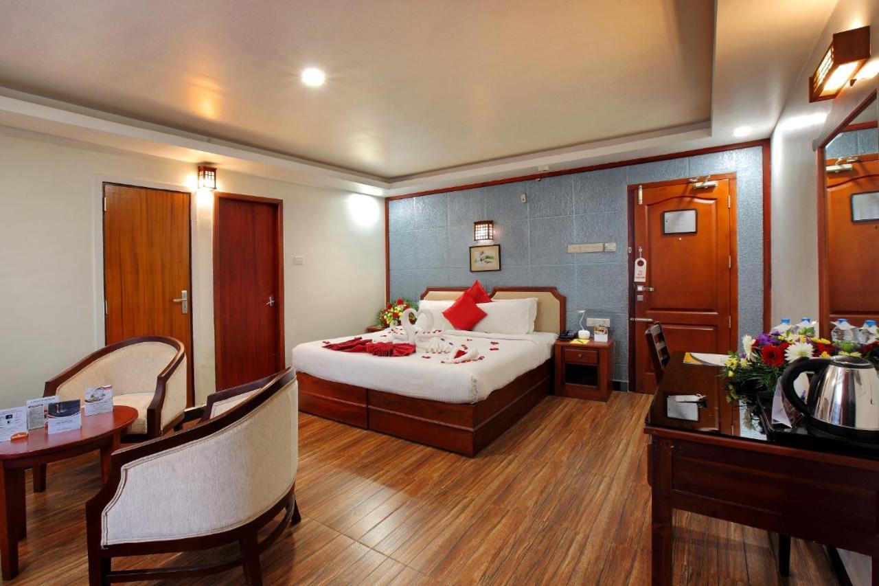 Sreevalsam Residency Kulanada Hotel Tamarakulam Luaran gambar