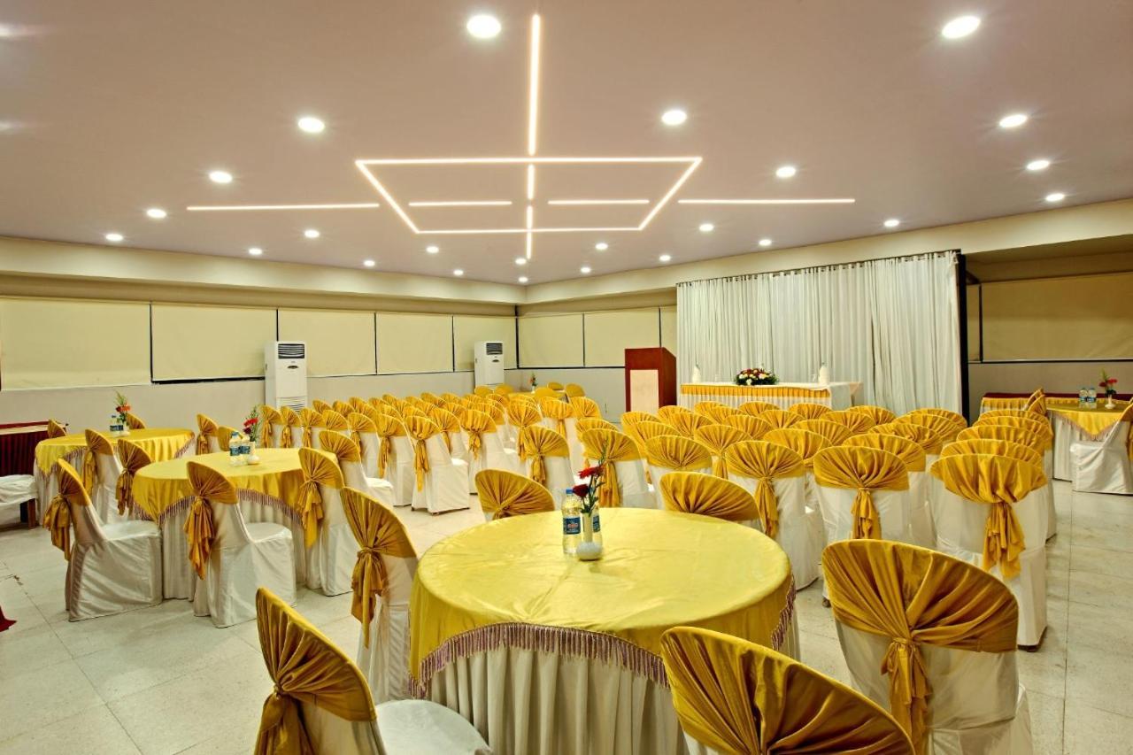 Sreevalsam Residency Kulanada Hotel Tamarakulam Luaran gambar