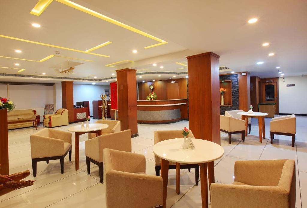 Sreevalsam Residency Kulanada Hotel Tamarakulam Luaran gambar