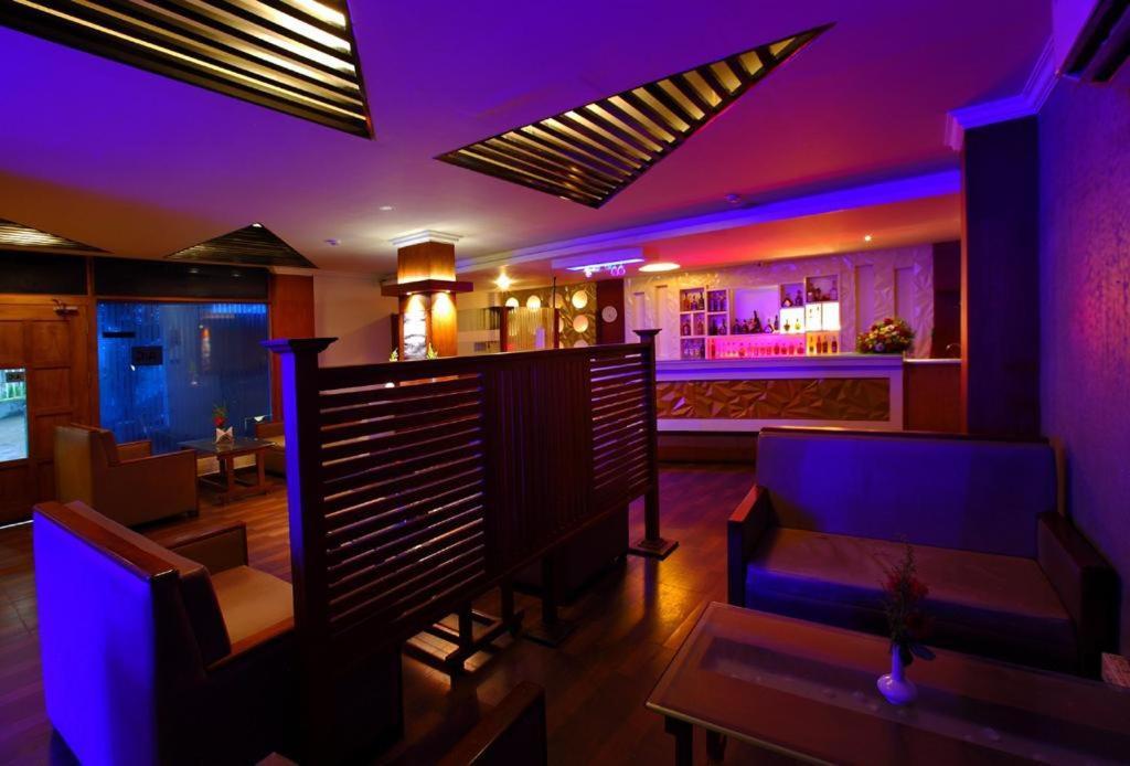 Sreevalsam Residency Kulanada Hotel Tamarakulam Luaran gambar