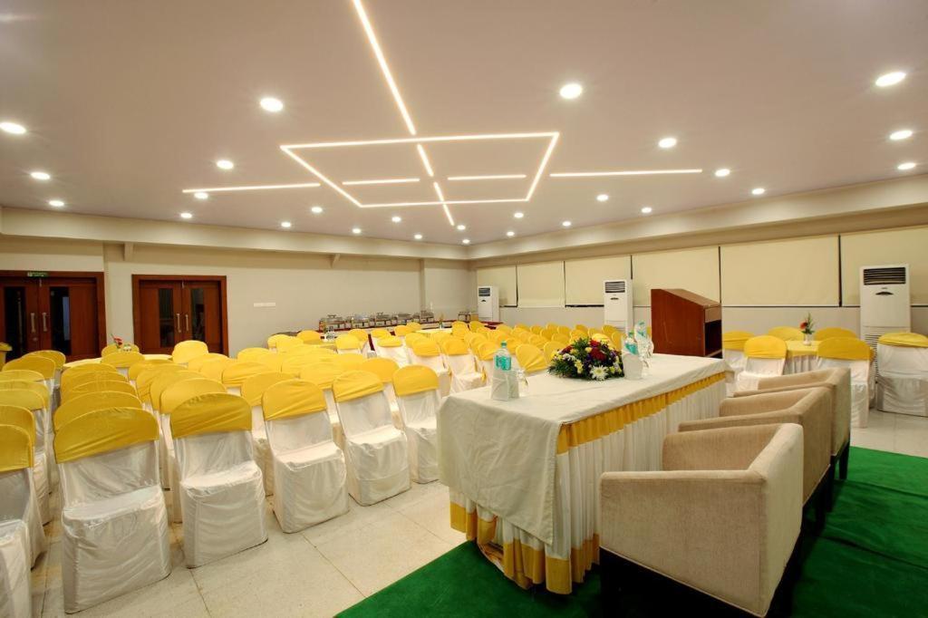 Sreevalsam Residency Kulanada Hotel Tamarakulam Luaran gambar